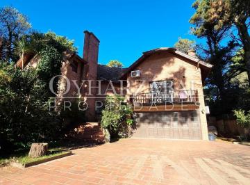 Casa · 320m² · 6 Ambientes · Casa en Venta