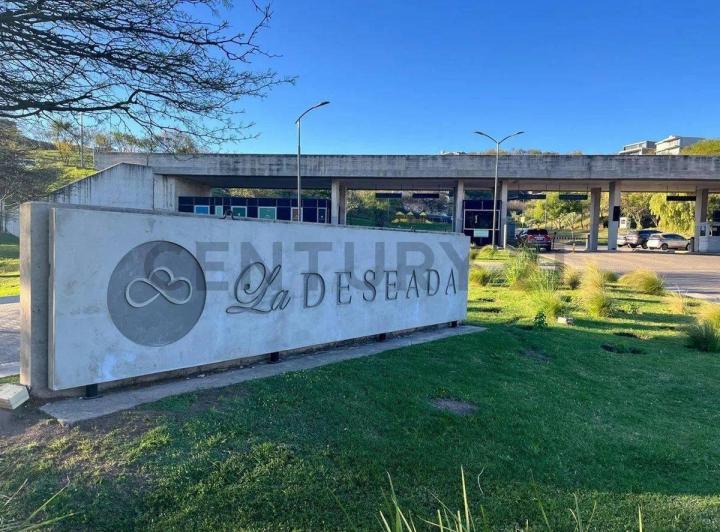 Terreno · 913m²