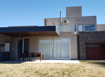 Quinta vacacional de 7 ambientes, Potrero de Garay · Propiedad Única Frente Al Lago: 2 Casas Equipadas – Costa Molinos