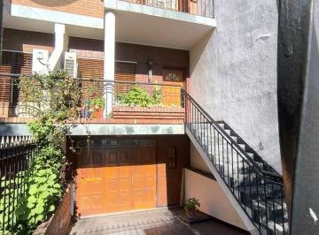 PH · 121m² · 4 Ambientes · 2 Cocheras · Venta PH Tríplex de 5 Niveles en Liniers | Cochera, Patio, Parrilla y Playroom | 190 m²