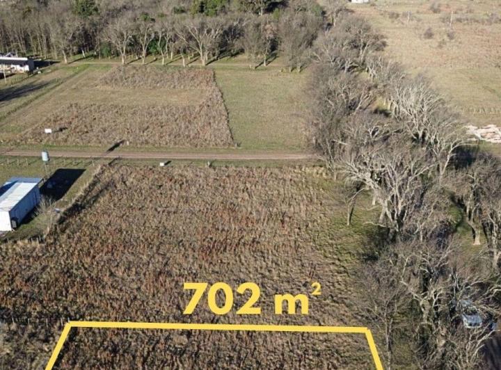 Terreno · 702m²