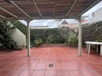 Casa · 96m² · 3 Ambientes · Casa en Venta 3 Ambientes, Amplio Patio con Parrilla y Terraza en Villa Domínico