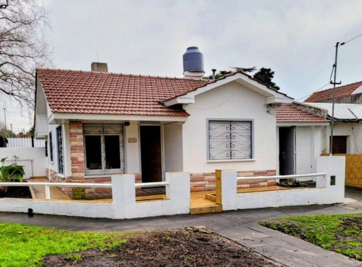 Casa · 90m² · 3 Ambientes · 1 Cochera