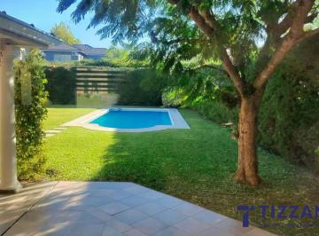 Casa · 285m² · 4 Ambientes · 6 Cocheras · Venta en Fincas de Iraola 1