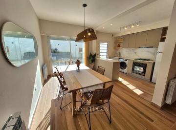 Casa · 80m² · 4 Ambientes · 2 Cocheras · Excelente Dúplex de 4 Ambientes con Entrada de Auto y Patio en El Corazon de Parque Luro