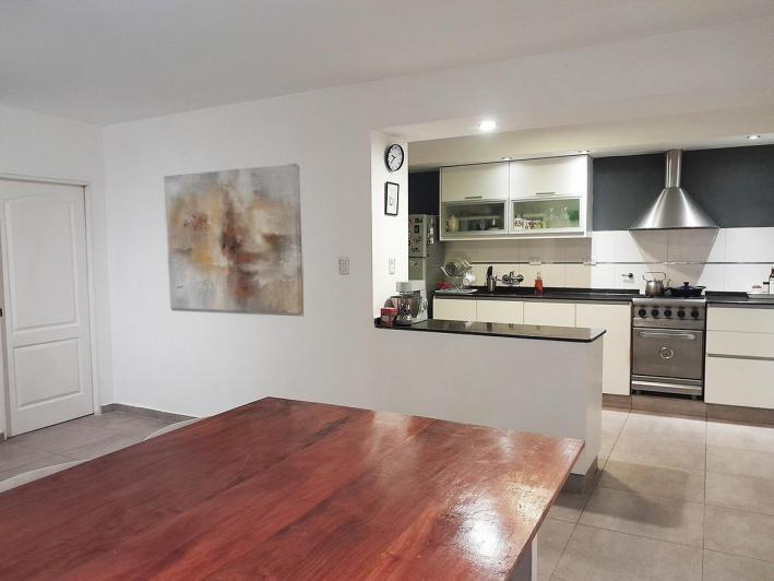 Casa · 245m² · 3 Dormitorios · 1 Cochera