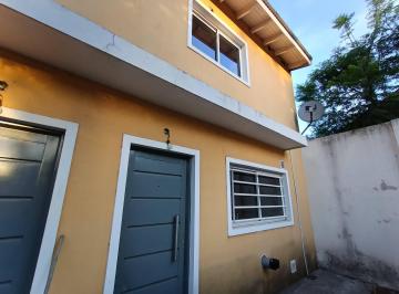 Alquilo Ubicados sobre la calle Combate de San Lorenzo al 1700, Fcio. Varela. A · Duplex 4 Ambientes en Alquiler