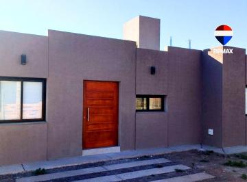 Casa · 81m² · 4 Ambientes · 1 Cochera · Casa Venta en Eko Distrito a Estrenar Cerrillos