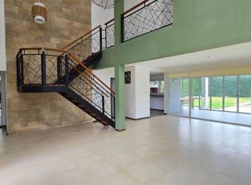 Casa · 210m² · 5 Ambientes · 3 Cocheras · Venta Casa 5 Ambientes Barrio Fincas de Iraola 2.