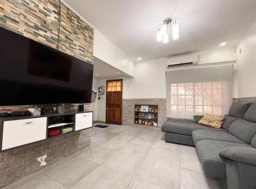 Casa · 128m² · 3 Ambientes · 2 Cocheras · Casa 3 Ambientes en Venta - Villa Tesei - Quincho