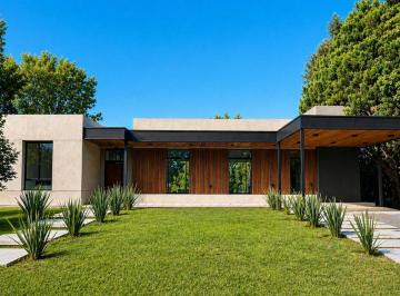 Casa · 240m² · 4 Ambientes · 2 Cocheras · Casa en Venta 4 Mb Country Carmel Pilar a Estrenar