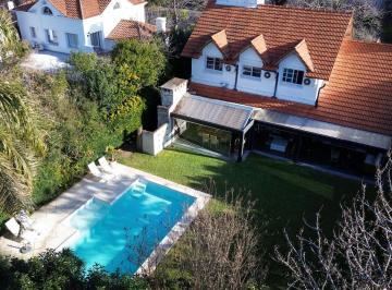 Casa · 244m² · 5 Ambientes · Casa en Venta 4 Dorm. Pileta Mayling Cc