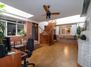 PH · 136m² · 5 Ambientes · Casa de Pasillo en Venta 2 Plantas Zona Centro