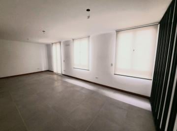 Oficina comercial · 55m² · Venta Dúplex Apto Profesional, con Patio y Terraza
