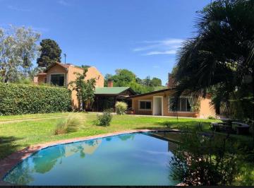 Casa · 120m² · 3 Ambientes · 1 Cochera · Venta Casa 3 Amb con Parque y Pileta - P. Leloir