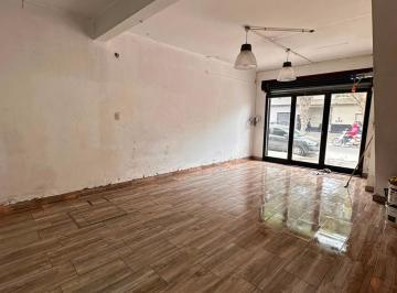 Local comercial · 55m² · Alquiler Local Comercial Pablo Podesta 55 m²
