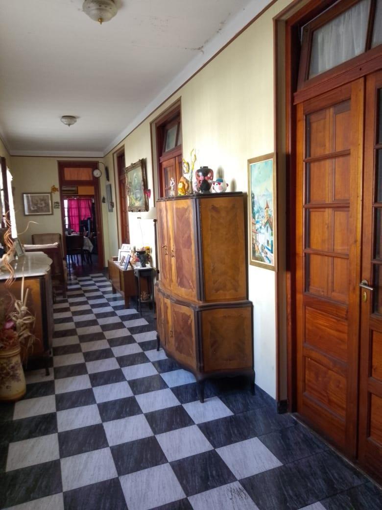 Casa de 4 ambientes en el corazón del barrio Pompeya, sobre la avenida Libertad