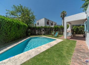 Casa · 94m² · 4 Ambientes · 2 Cocheras · Venta Casa 4 Ambientes en El Country Loma Verde