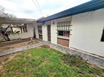 Casa · 124m² · 6 Ambientes · 1 Cochera · Casa - Los Granados