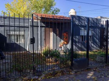 Casa · 110m² · 4 Ambientes · 1 Cochera · Venta Casa 4 Ambientes en Villa Tesei Apto Credito