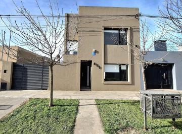 Casa · 330m² · 3 Ambientes · 3 Cocheras · Casa en Venta en Pehuajó