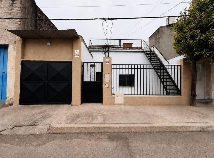 Casa · 130m² · 4 Ambientes · 1 Cochera