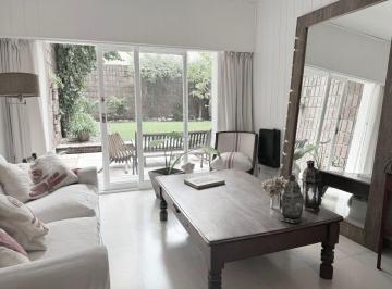 Departamento de 4 ambientes, Palermo · Como Una Casa - Jardin + 3 Dorm - Para Refaccionar