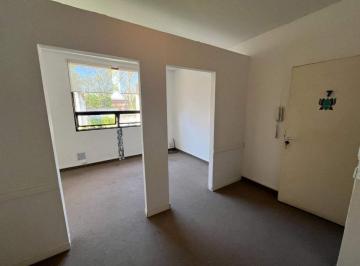 Oficina comercial · 18m² · Alquiler Comercial Oficina en Galería Calle Chubut