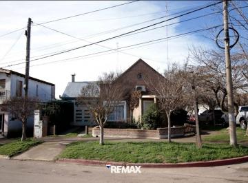 Casa · 108m² · 3 Ambientes · 1 Cochera · Venta Casa 2 Dorm. Centro de Sierra de La Ventana