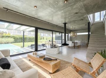 Casa · 268m² · 6 Ambientes · 2 Cocheras · Venta Casa Minimalista 6 Ambientes en Carpinchos Nordelta