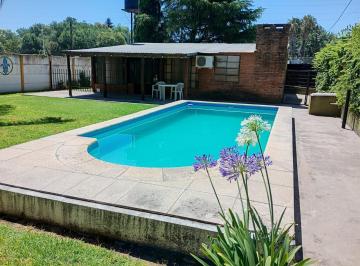 Casa · 110m² · 3 Ambientes · 2 Cocheras · Casa en Ricardone de un Dormitorio con Parque y Pileta