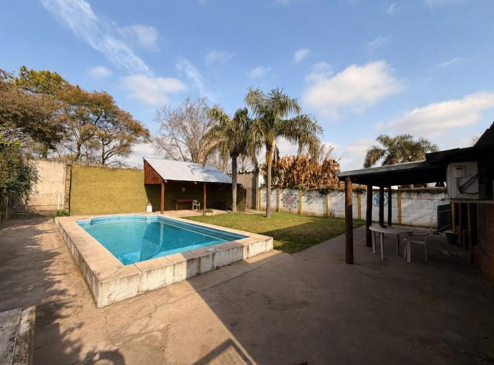 Casa · 110m² · 3 Ambientes · 2 Cocheras