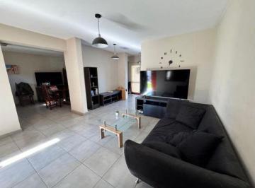 Casa de 4 ambientes, Córdoba · Poeta Lugones - Venta Casa - 3 Dorm.