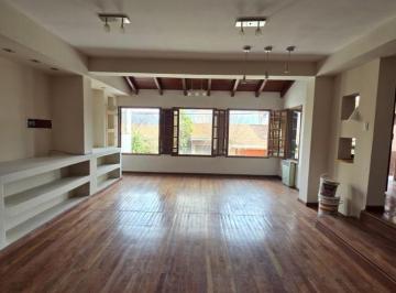 Casa · 300m² · 6 Ambientes · Casa en Alquiler - Tres Cerritos | Barrio Los Ingenieros