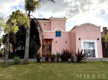 Casa · 250m² · 4 Dormitorios · 2 Cocheras · Casa a La Venta en San Isidro Labrador, Villanueva