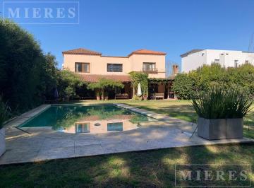 Casa · 220m² · 6 Ambientes · 2 Cocheras · Alquiler de Verano en Santa Bárbara, Bancalari.