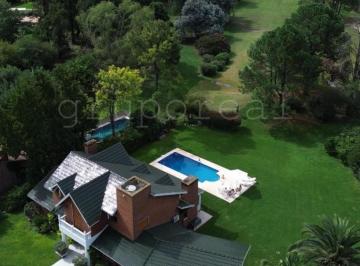 Casa · 334m² · 8 Ambientes · 2 Cocheras · El Ombu - Residencia a La Venta Sobre Gran Lote Al Golf