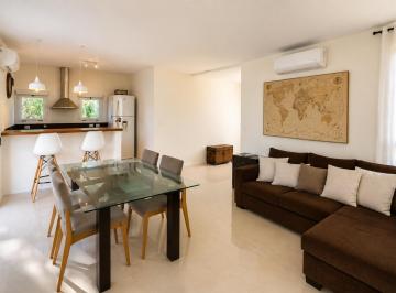 Casa · 210m² · 7 Ambientes · 3 Cocheras · Venta Casa 7 Ambientes Los Troncos Berazategui Moderna y Luminosa