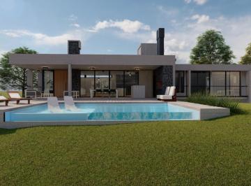 Casa · 233m² · 5 Ambientes · 2 Cocheras · Casa de Categoría, Barrio Privado Punta Peñón