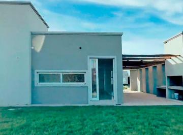 Casa · 220m² · 5 Ambientes · Casa 3 Dorm. - Alma Verde