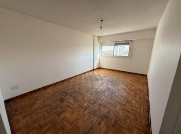 Departamento · 63m² · 3 Ambientes · Departamento 3 Ambientes en Piso Alto - Monte Castro