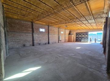Bodega-Galpón · 180m² · Galpón / Deposito en Alquiler Neuquen Capital