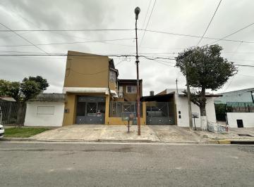 Casa · 200m² · 10 Ambientes · 2 Cocheras · Casa Multifamiliar en Venta. Patio con Quincho, Parrilla y Lavadero. Galpón. Terraza. Centro Zárate