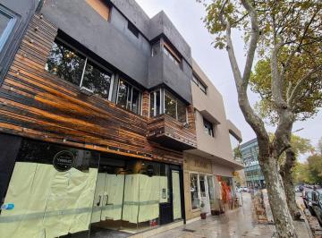 Local comercial · 284m² · Oportunidad! Importante Local Dpto 2 Amb con Ingreso Independiente con Excelente Ubicación!