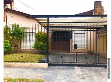 Casa · 100m² · 4 Ambientes · 2 Cocheras · Chalet 4 Amb Vende Castelar 5c/ Estacion