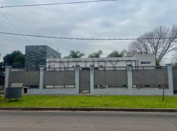 Casa · 260m² · 5 Ambientes · 1 Cochera · Casa en Venta C/ Parque, Piscina en Ranelagh