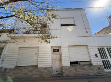 Casa · 165m² · 5 Ambientes · 1 Cochera · Venta Casa 3 Habitaciones Barrio Catedral