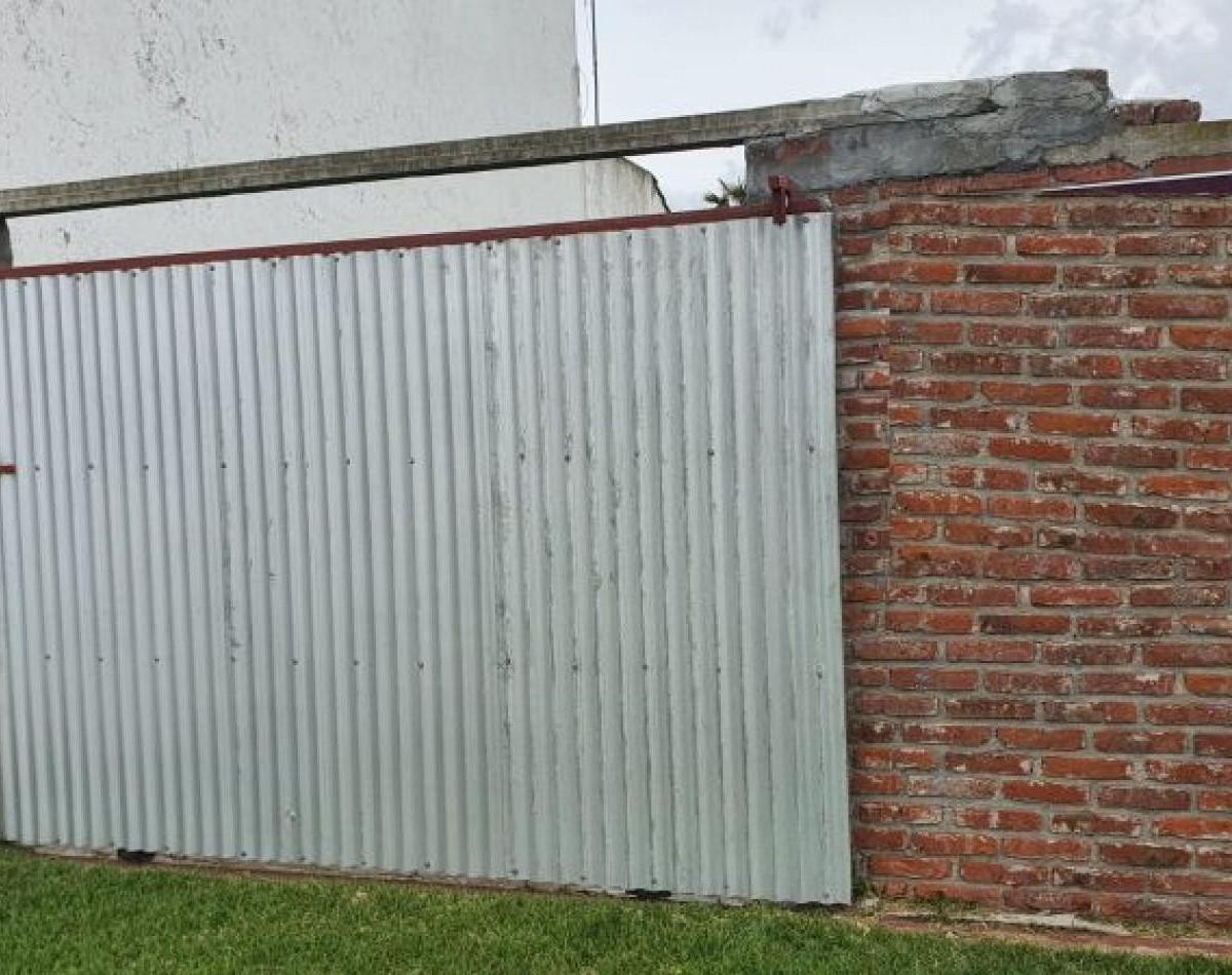 Terreno en calle Carasa, 445,99 m² con todos los servicios