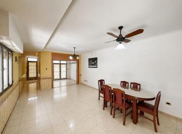 Casa · 120m² · 3 Ambientes · 1 Cochera · Venta – Casa de 2 Dorm. con Cochera y Patio – Barrio Echesortu