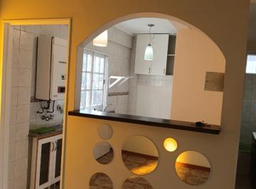 Departamento · 58m² · 2 Ambientes · Dto en Alquiler Floresta 2amb con Balcón.